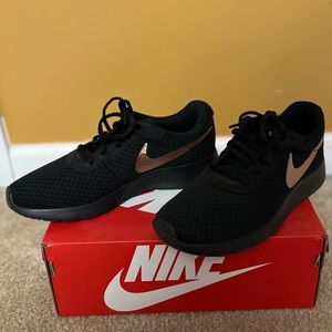 Nike Women’s Tanjun